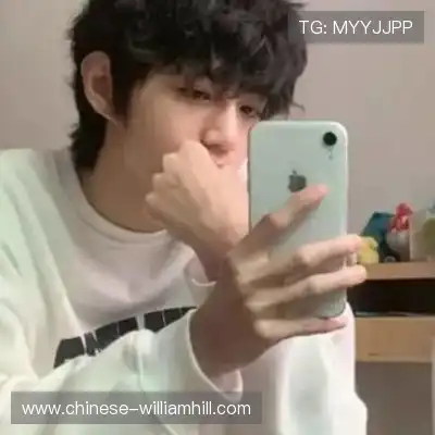 罗月